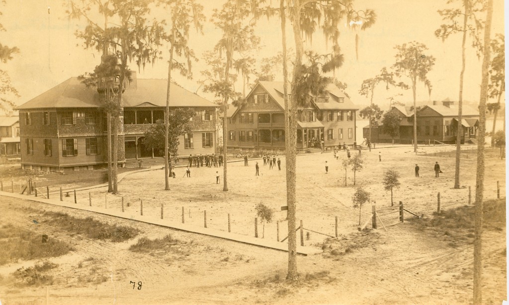 A PIECE OF HISTORY The Pinehurst Cottage stands out because of its classic look. As the only building to survive the 1909 fire, it is a Rollins landmark.