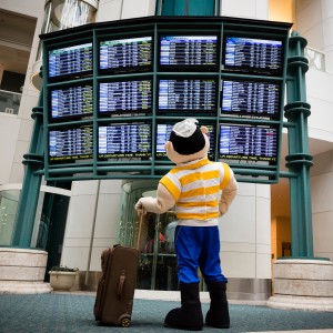 Rollins College Mascot Tommy Tar travels to visit campus.  Photos: Scott Cook